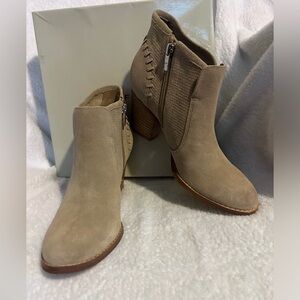 Marc fisher booties, model cadis , size 8,